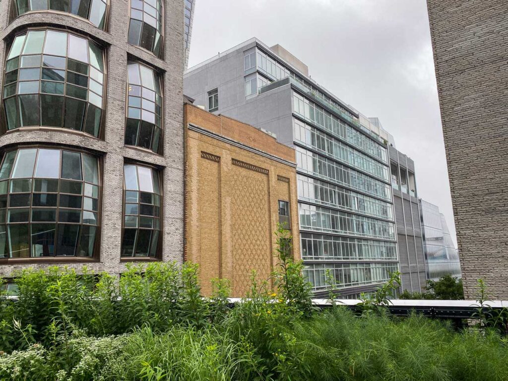 High Line Architecture: From left to right: Lantern Houses, The Kitchen, 520 W. 19, Metal Shutter Houses, IAC HQ. Photo: Annik LaFarge, author of On the High Line