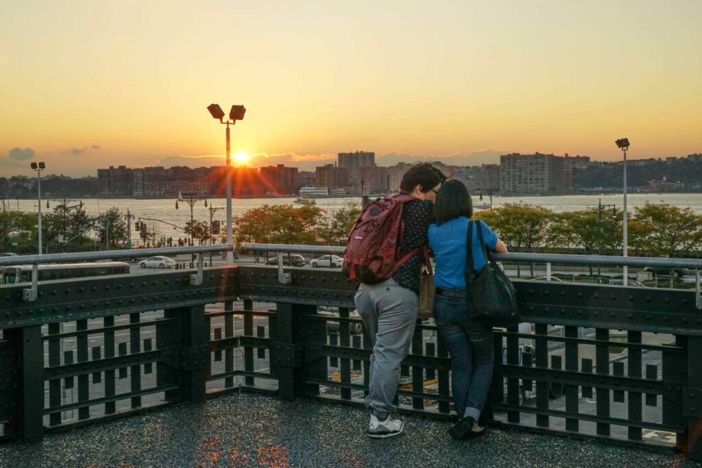 A couple enjoying a sunset in the Interim Walkway, October 2014. Photo: Annik LaFarge, author of On the High Line