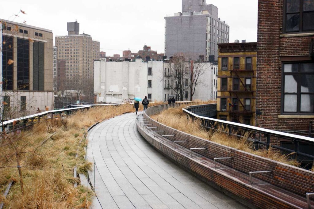 The Radial Bench, January 2014. Photo: Annik LaFarge, author of On the High Line