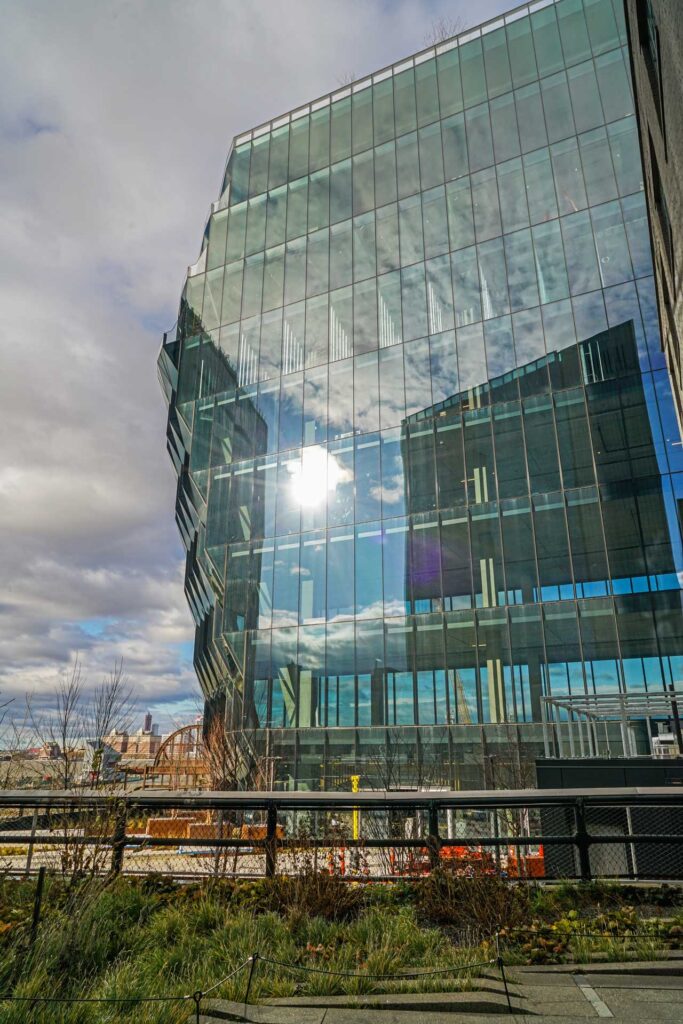 The Solar Carve, looking west. Photo: Annik LaFarge, author of On the High Line