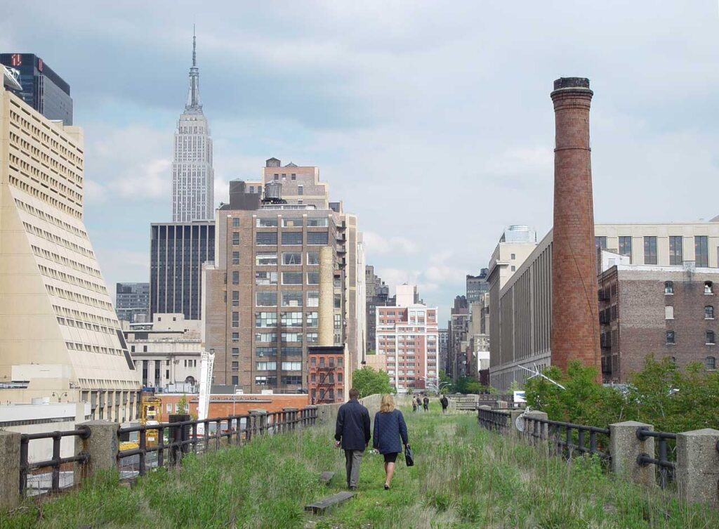 Rick Darke's October 2002 photo of the abandoned High Line in today's Tenth Avenue Spur
